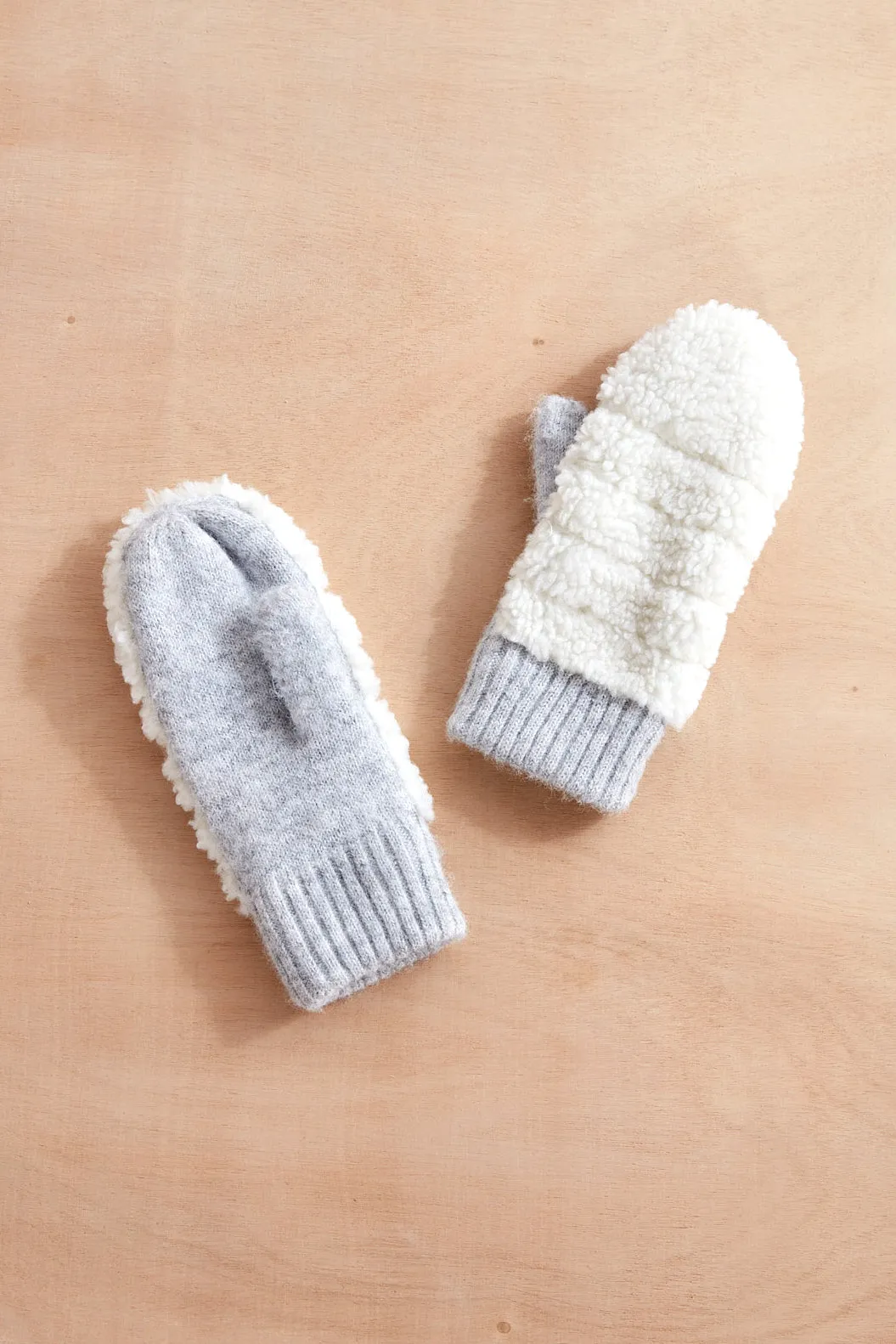 Look By M KNIT CUFF SHERPA MITTEN MG3256