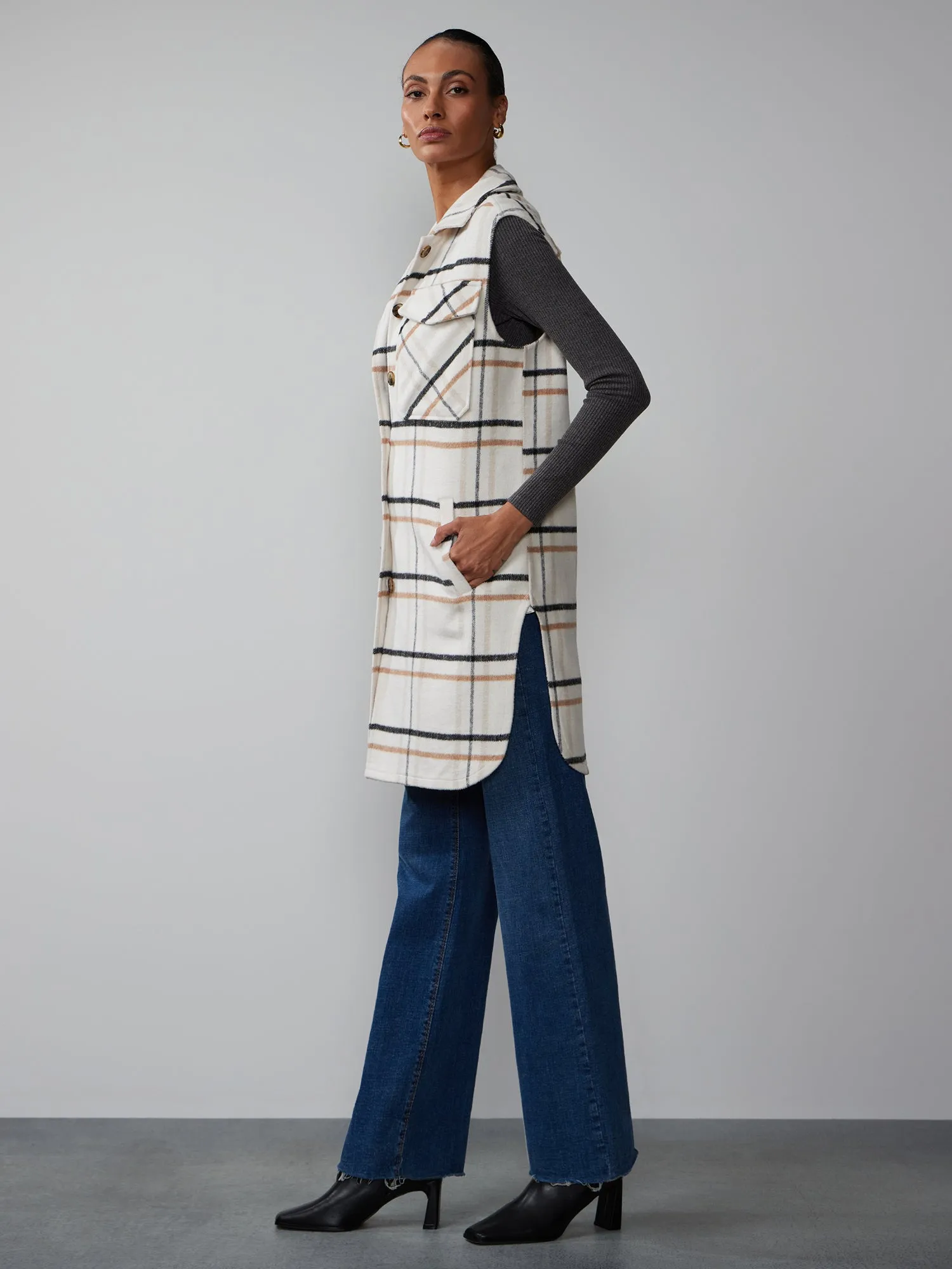 Sleeveless Oversized Plaid Print Jacket