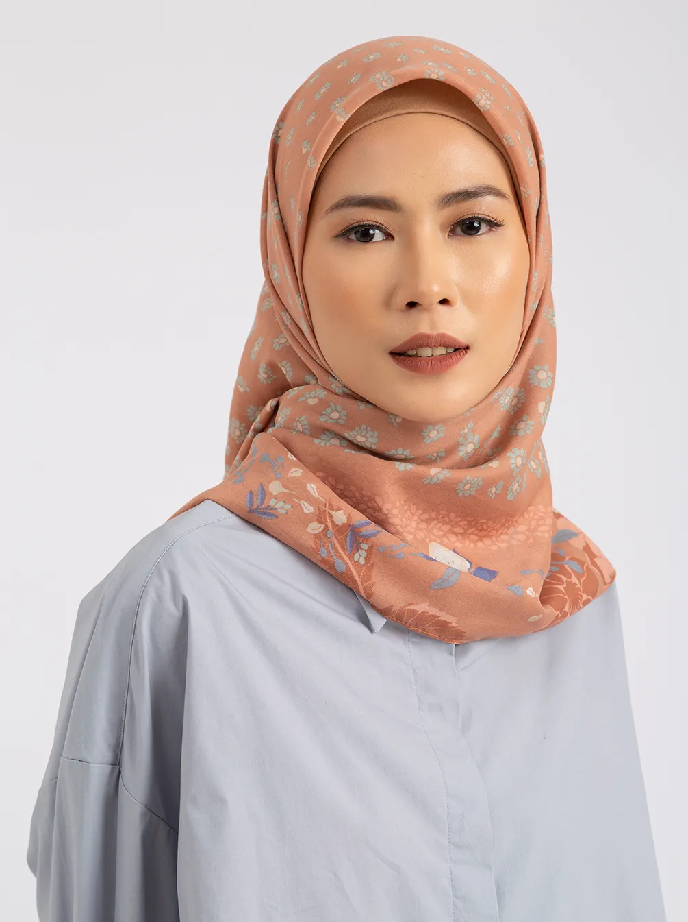 TAZE SCARF WALNUT